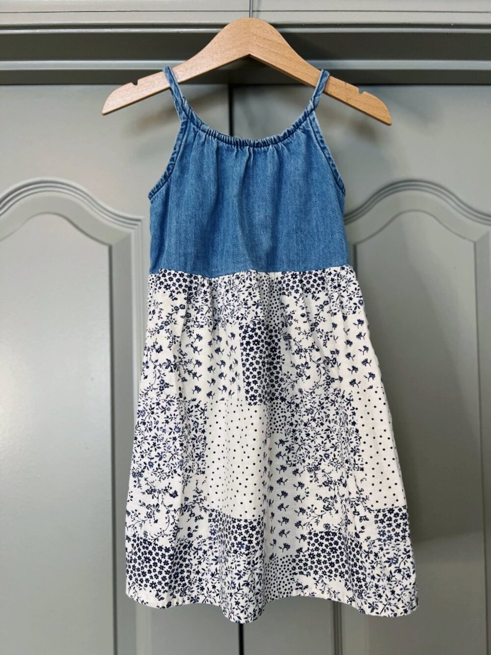 SOLD Size 4 Cottagecore Spring Dress Bundle • Denim + Cotton • OshKosh & Carter - Picture 3 of 10
